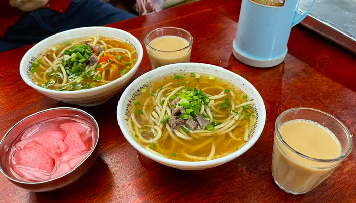 Tibetan sweet tea and Tibetan noodles