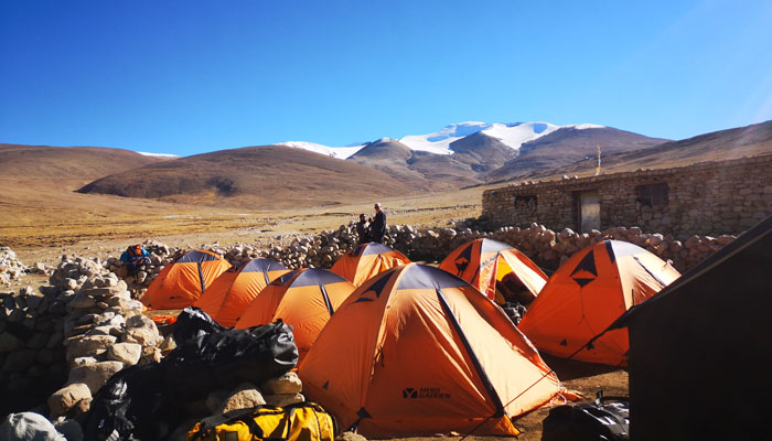 Camping in the trekking from Tingri to EBC tour