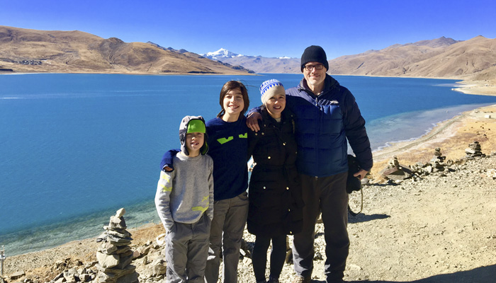 Yamdrok Lake family tour